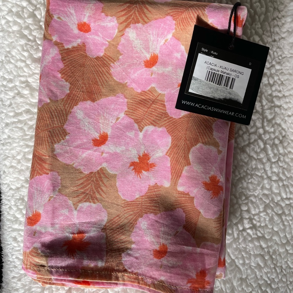 Acacia Pareo BNWT